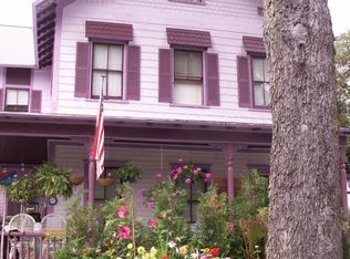 105 High St, Lee, MA 01238