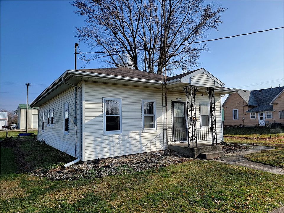 209 N Cedar St, Stewardson, IL 62463 Zillow