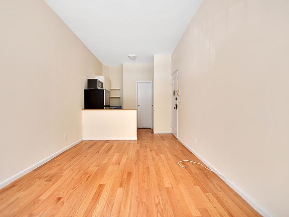 2nd image of 334 E 94th St #1CC