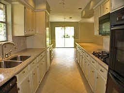 5th image of 1040 Pin Oak Dr