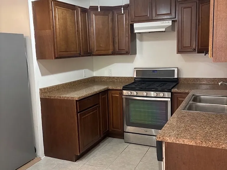 7748 Tampa Ave — Photo 13