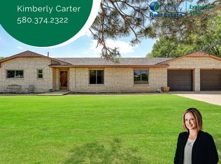 611 N Sheb Wooley Ave, Erick, OK 73645