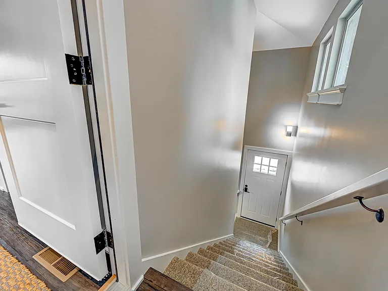 2528 Broadway St #B — Photo 5
