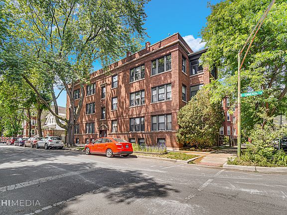 2nd image of 1700 W Summerdale Ave #G