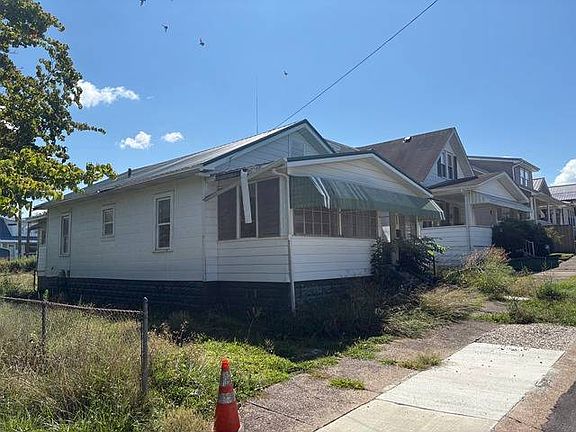 4th image of 330 Bernard St