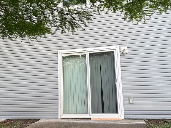 4th image of 3004 Mojave Oak Dr