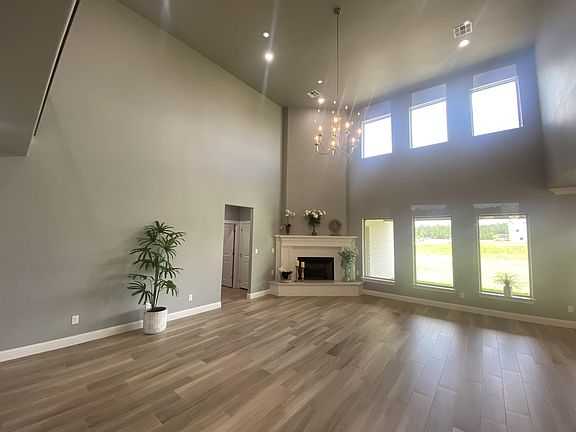 4th image of 6500 Bastrop Cir