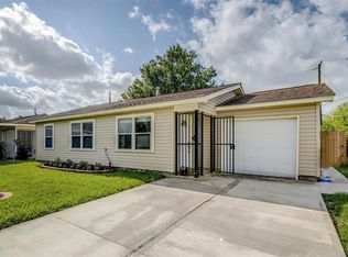 1405 W Thomas Ave, Pasadena, TX 77506