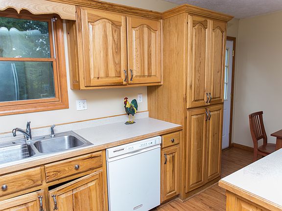 5th image of 5375 Pond Hollow Ln