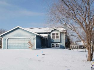 3401 SE Skylark Dr, Topeka, KS 66605