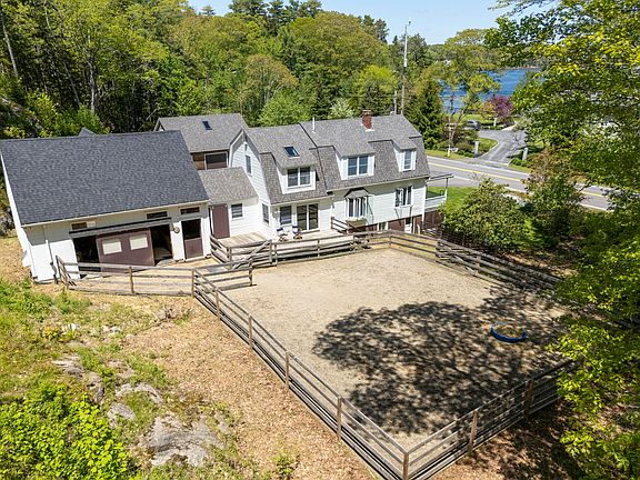 4th image of 58 Hendricks Hill Road