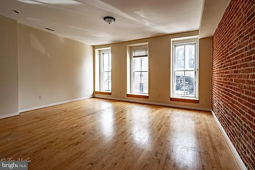 1712 Thames St Photo 1