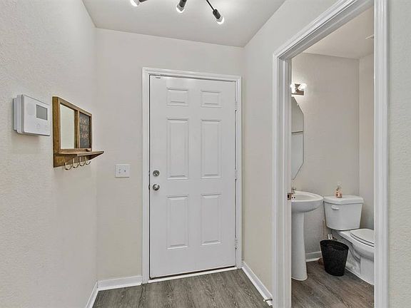 2nd image of 2735 Skyview Silver Dr