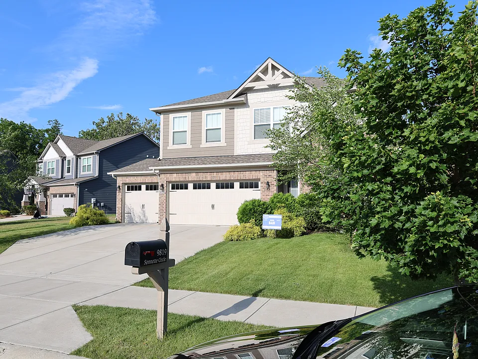 9819 Sonnette Cir