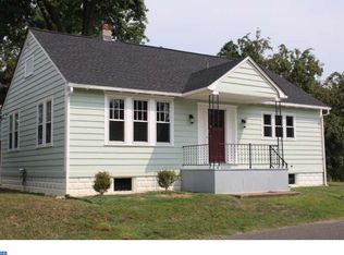 102 Dancer Dr, Hamilton, NJ 08610