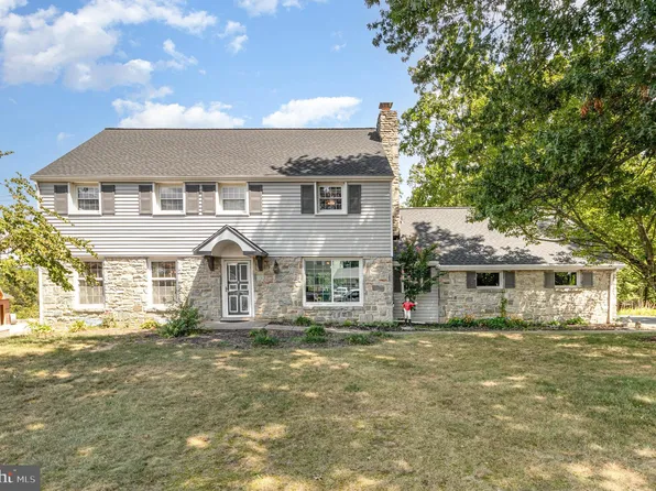 1341 Quail Hollow Rd, Harrisburg, PA 17112