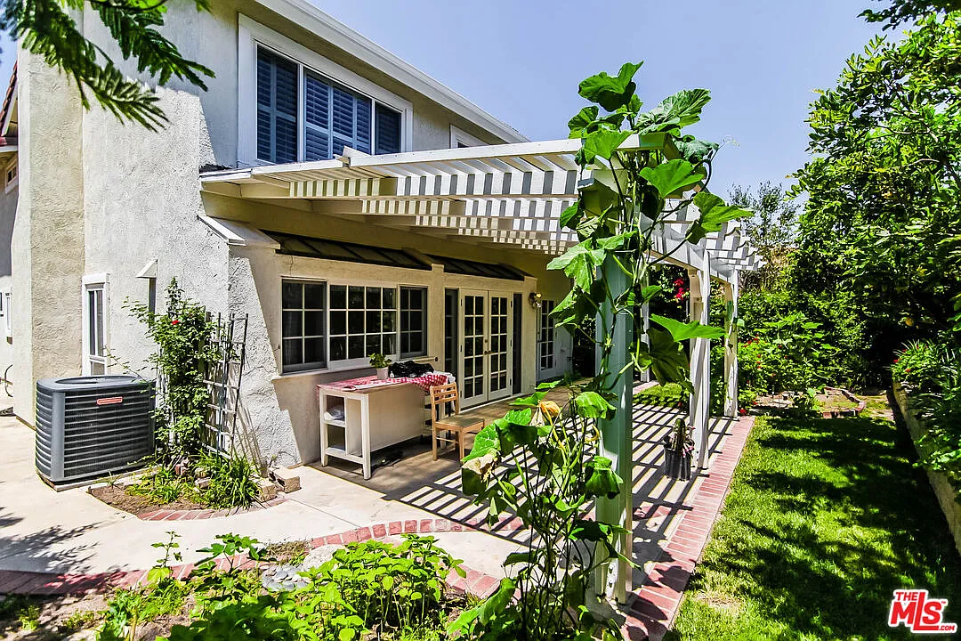 3 bed, 2.5 bath, 2235 sqft, $4,950 — Photo 4