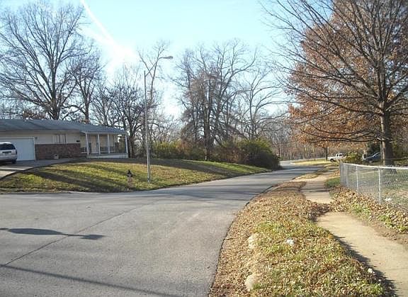 3rd image of 11214 E 50th Ter