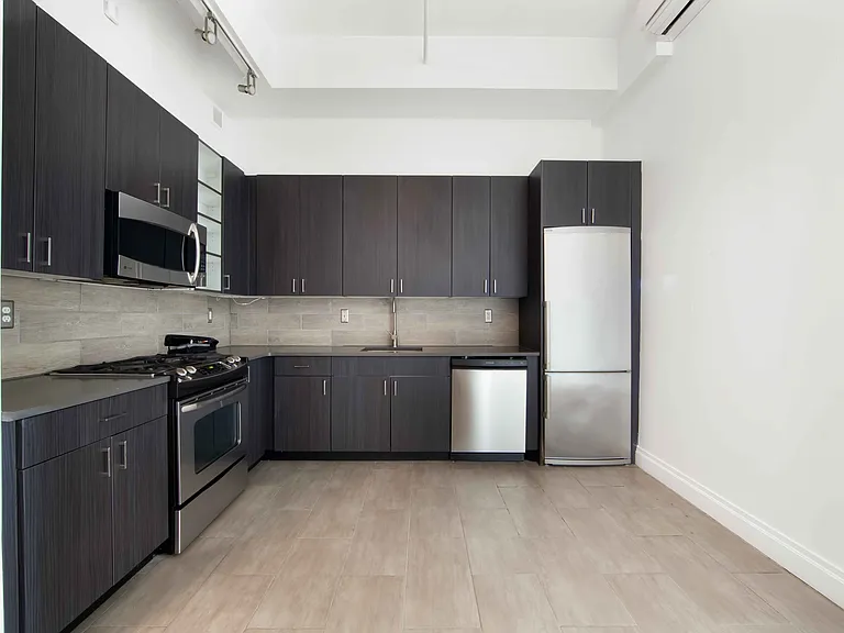 233 Schermerhorn St #11H — Photo 1
