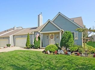 38 Pond Dr, Rocky River, OH 44116