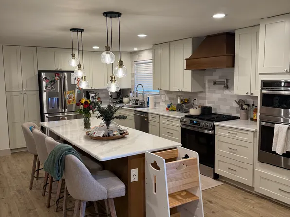 2715 Knob Hill Dr, Reno, NV 89506