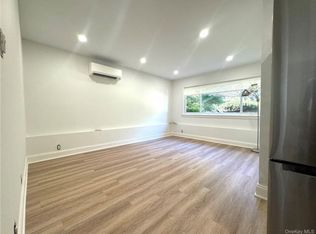 326 Clay Pitts Rd, East Northport, NY 11731