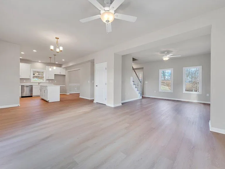 3711 Crescent Ridge Dr SW — Photo 3