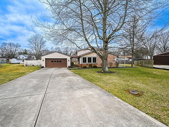 2nd image of 5850 Hunters Ct