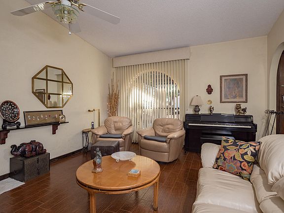 2nd image of 6648 E Dreyfus Ave