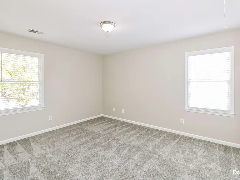 1912 Valewood Cir — Photo 9
