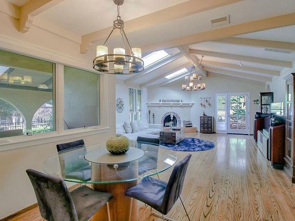 3rd image of 18221 Saratoga Los Gatos Rd