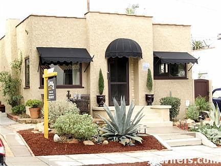 Beautiful stucco, clean green landscaping