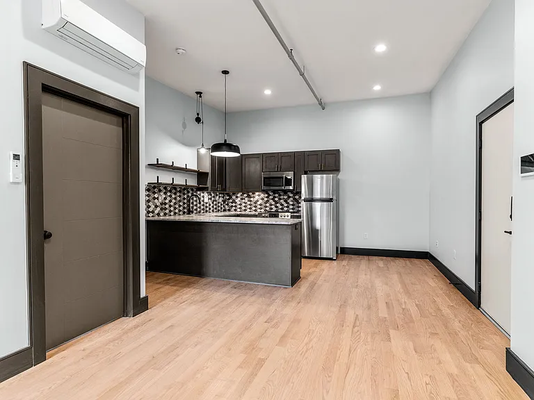 6 Washington St #403 — Photo 5