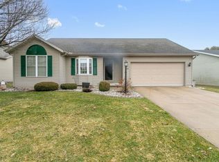 5508 Zappia Dr, Mishawaka, IN 46545