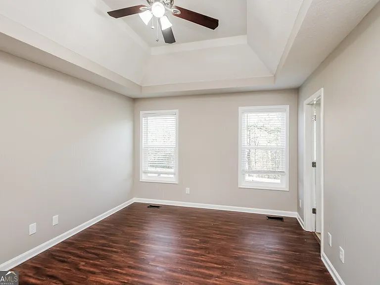 55 Richmond Dr — Photo 8