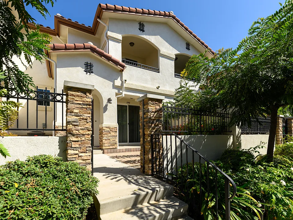 1190 Vista Canyon Ln