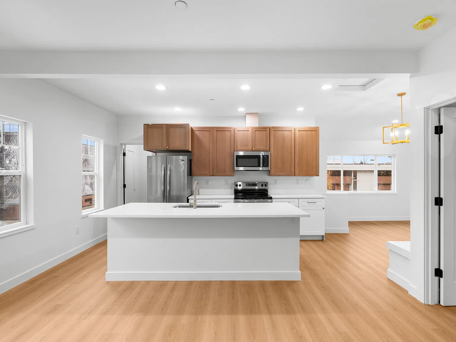 2 bed, 924 sqft, $2,150 — Photo 3