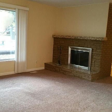 3rd image of 2263 32nd St SE