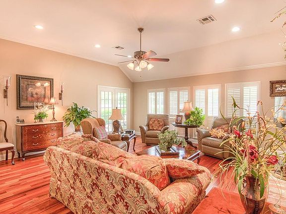 4th image of 10529 Plum Creek Dr