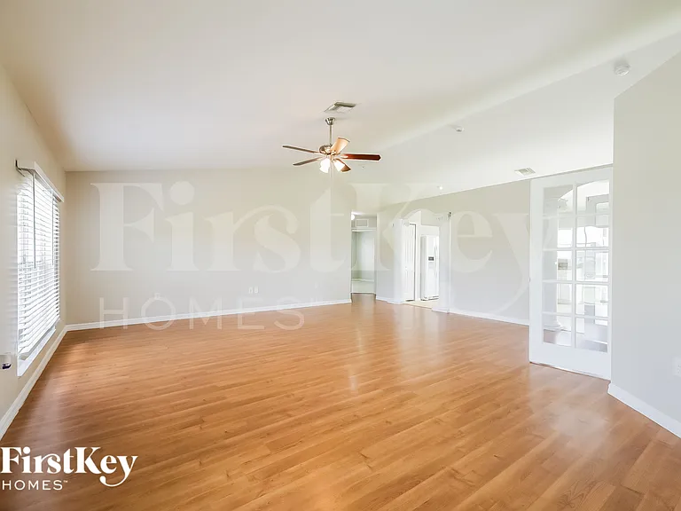 1004 Alabama Rd S — Photo 4