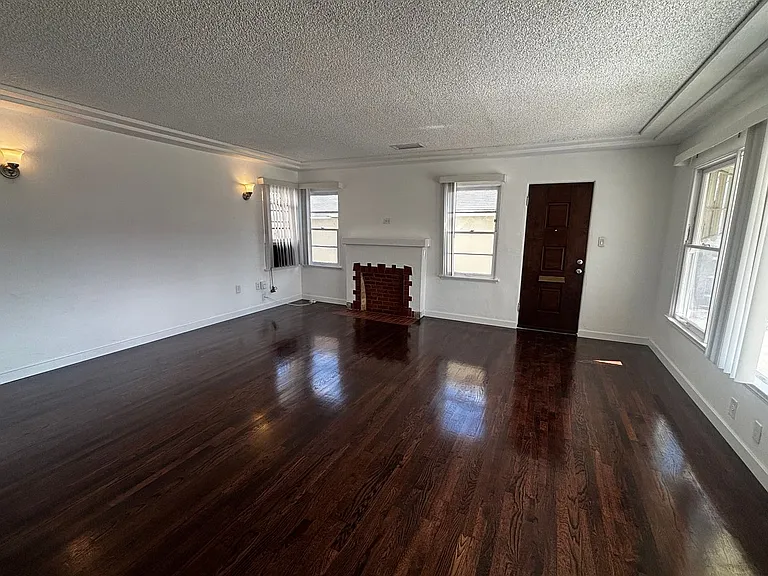3689 Moultrie Ave — Photo 7