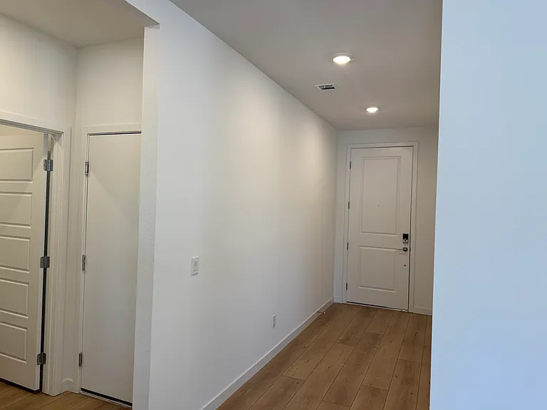 4185 Paragon Crest Ct — Photo 8