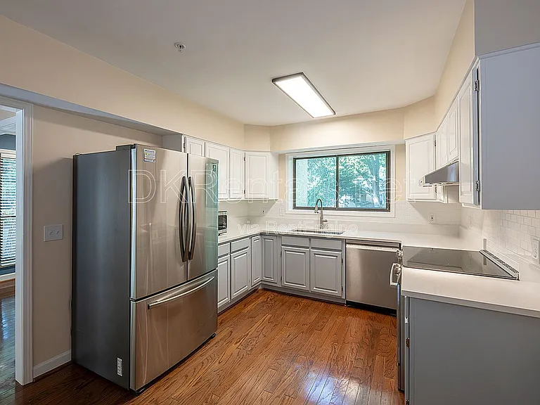 103 Ashling SE — Photo 9