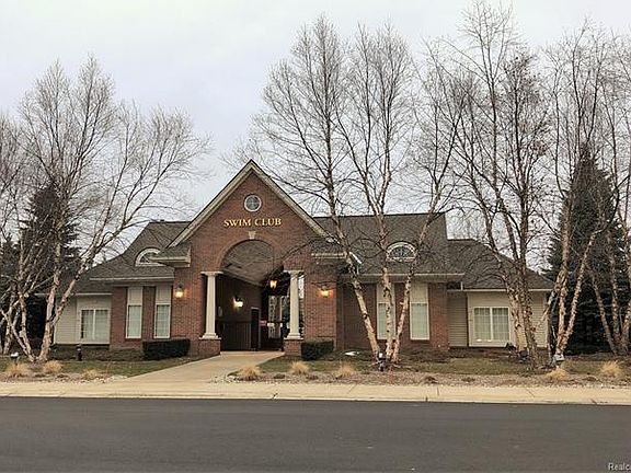 2nd image of 24203 Chesapeake Cir #1