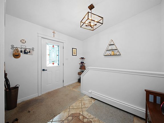 3rd image of 289 Old Martin Rd