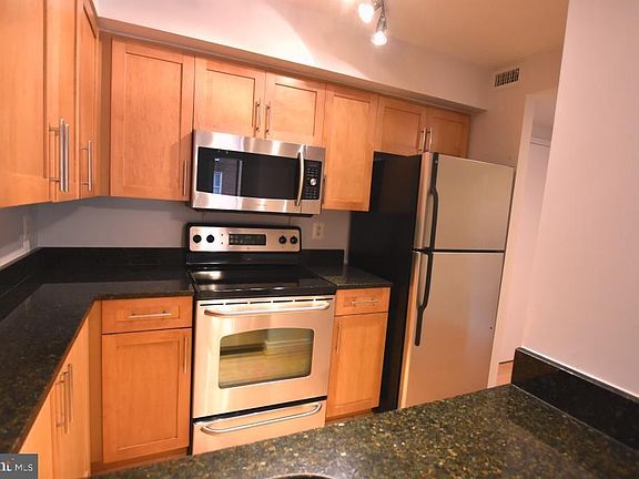 2nd image of 7500 Woodmont Ave #S1102