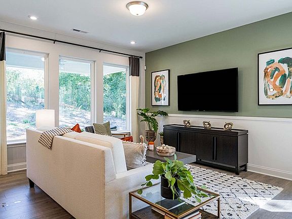 The Oakwood - Living Room