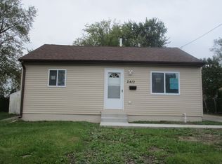 2413 W Catalpa Ave, Waukegan, IL 60085