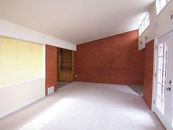 2nd image of 1201 Meander St