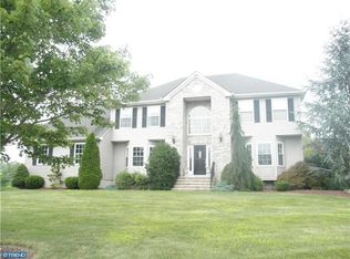 48 Sara Dr, Robbinsville, NJ 08691